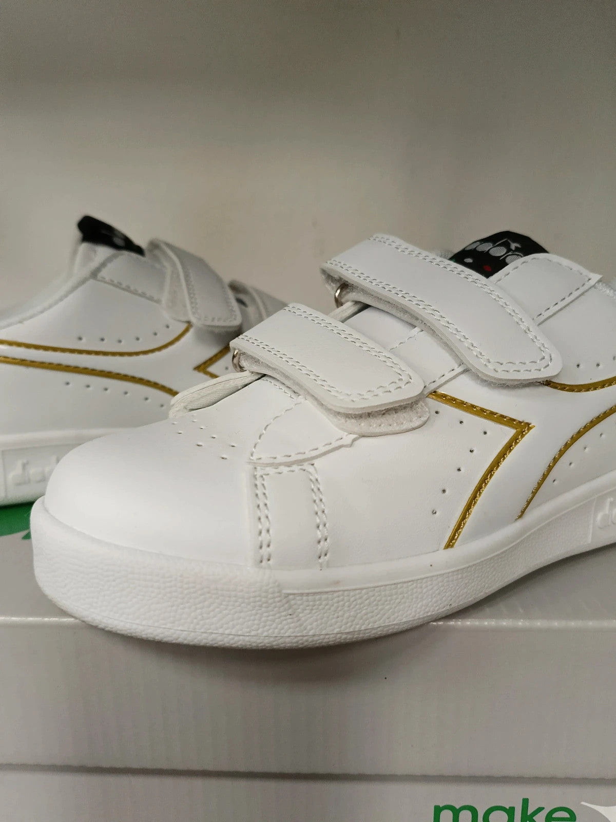 Diadora sneakers bianche strappi nuove n 33
