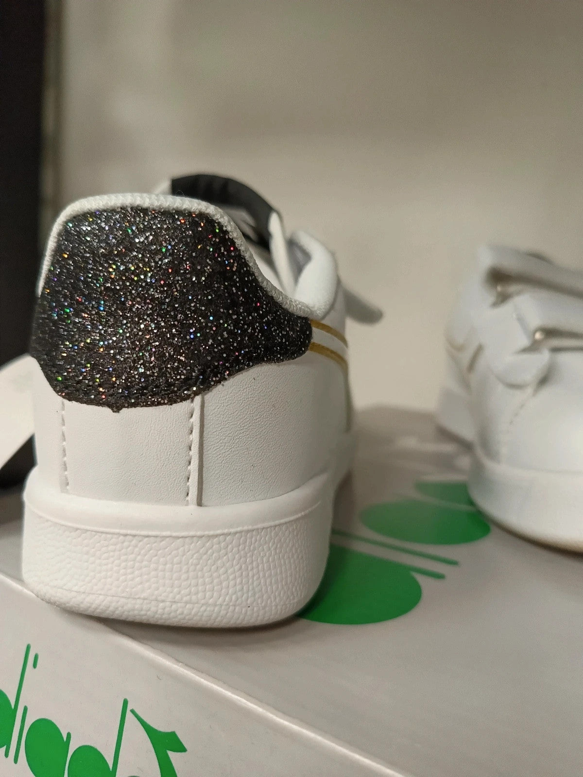 Diadora sneakers bianche strappi nuove n 33