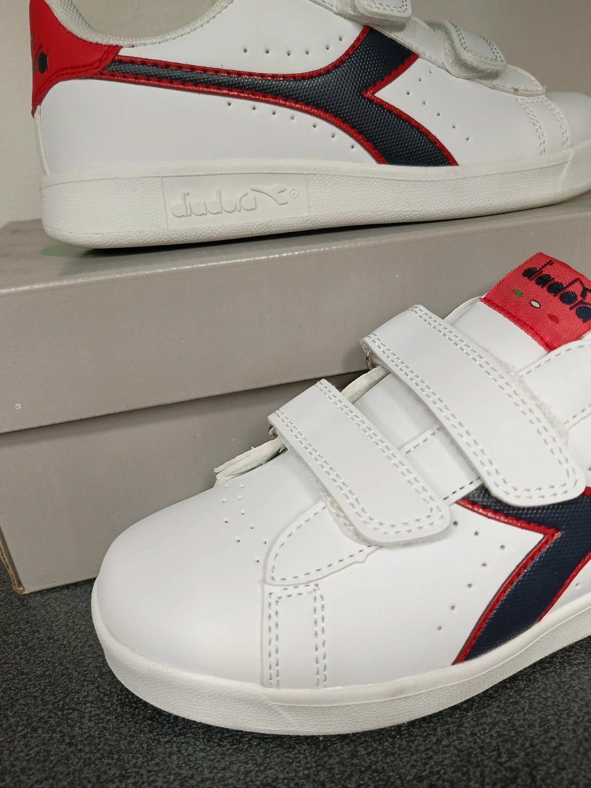 Diadora scarpe bambino junior nuove strappi n 35