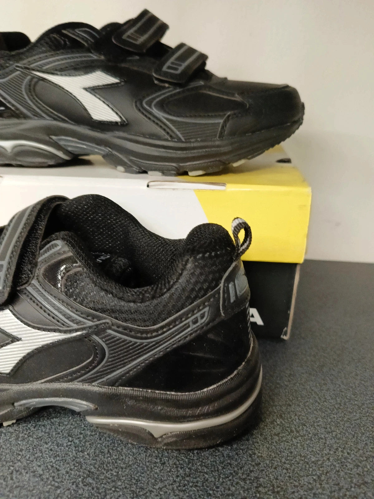Diadora scarpe sneakers nere strappi n 33