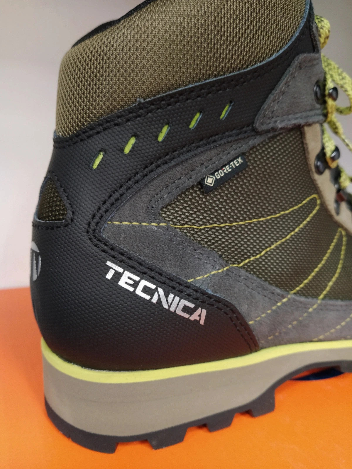 Tecnica scarponcino trekking Gore Tex Vibram 43 1/3