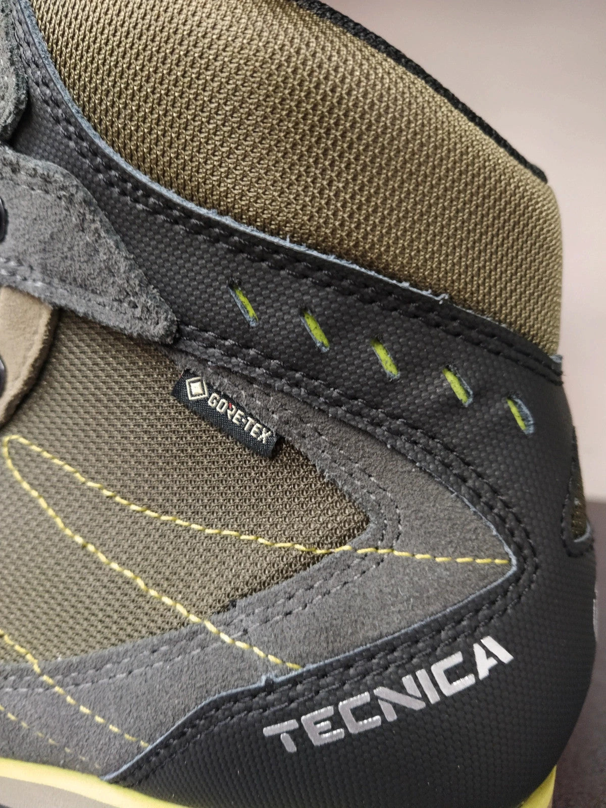 Tecnica scarponcino trekking Gore Tex Vibram 43 1/3