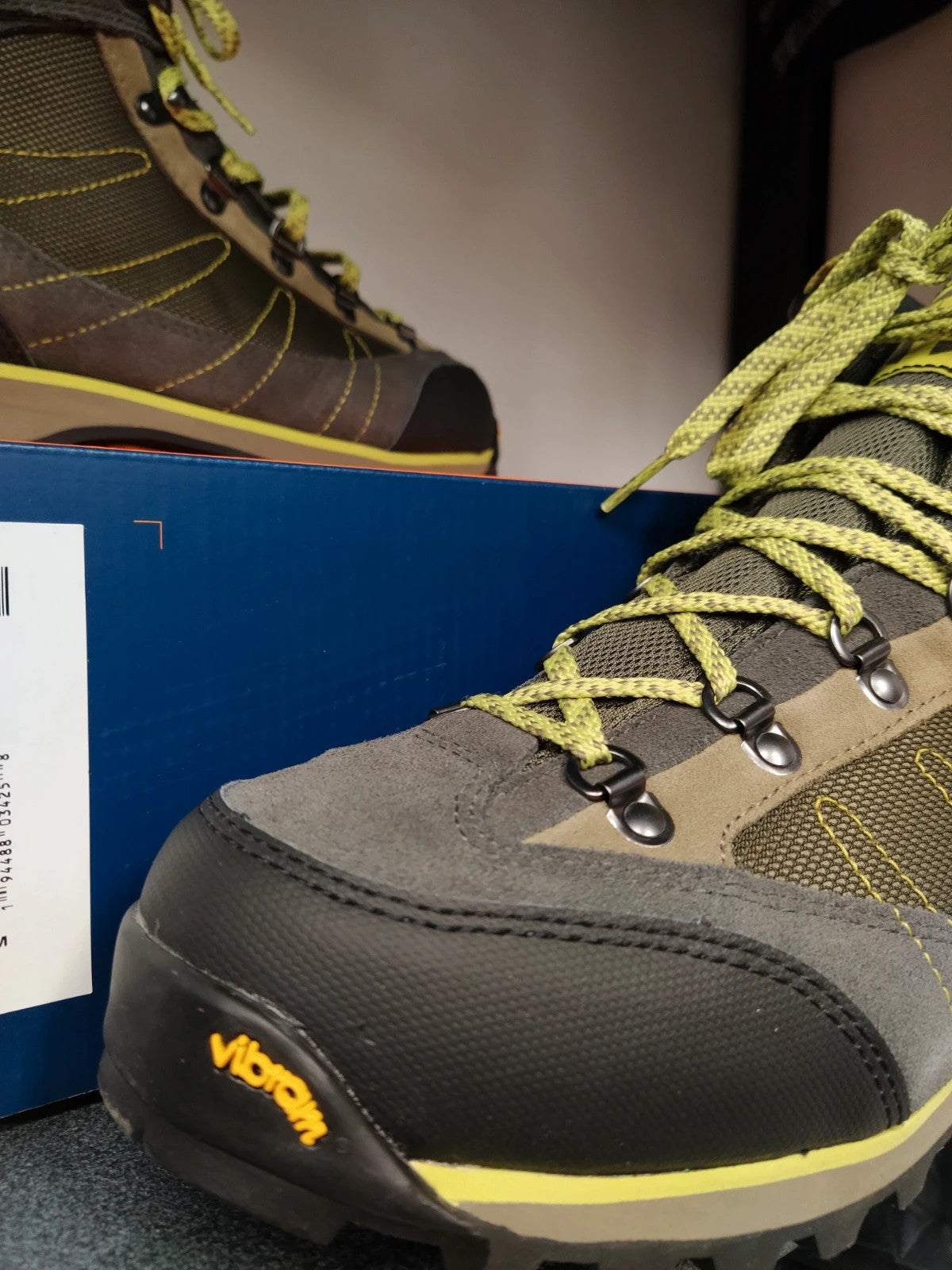 Tecnica scarponcino trekking Gore Tex Vibram 43 1/3