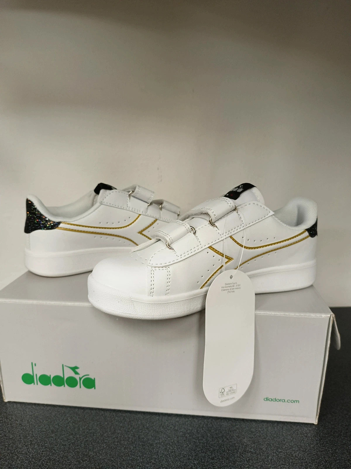 Diadora sneakers bianche strappi nuove n 33