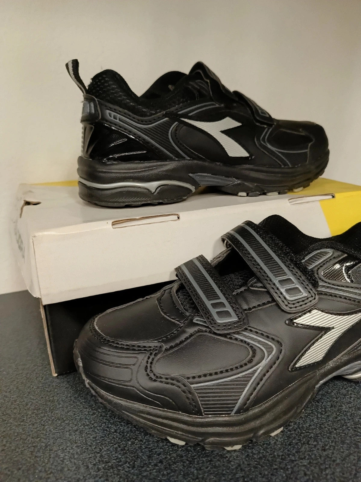 Diadora scarpe sneakers nere strappi n 33