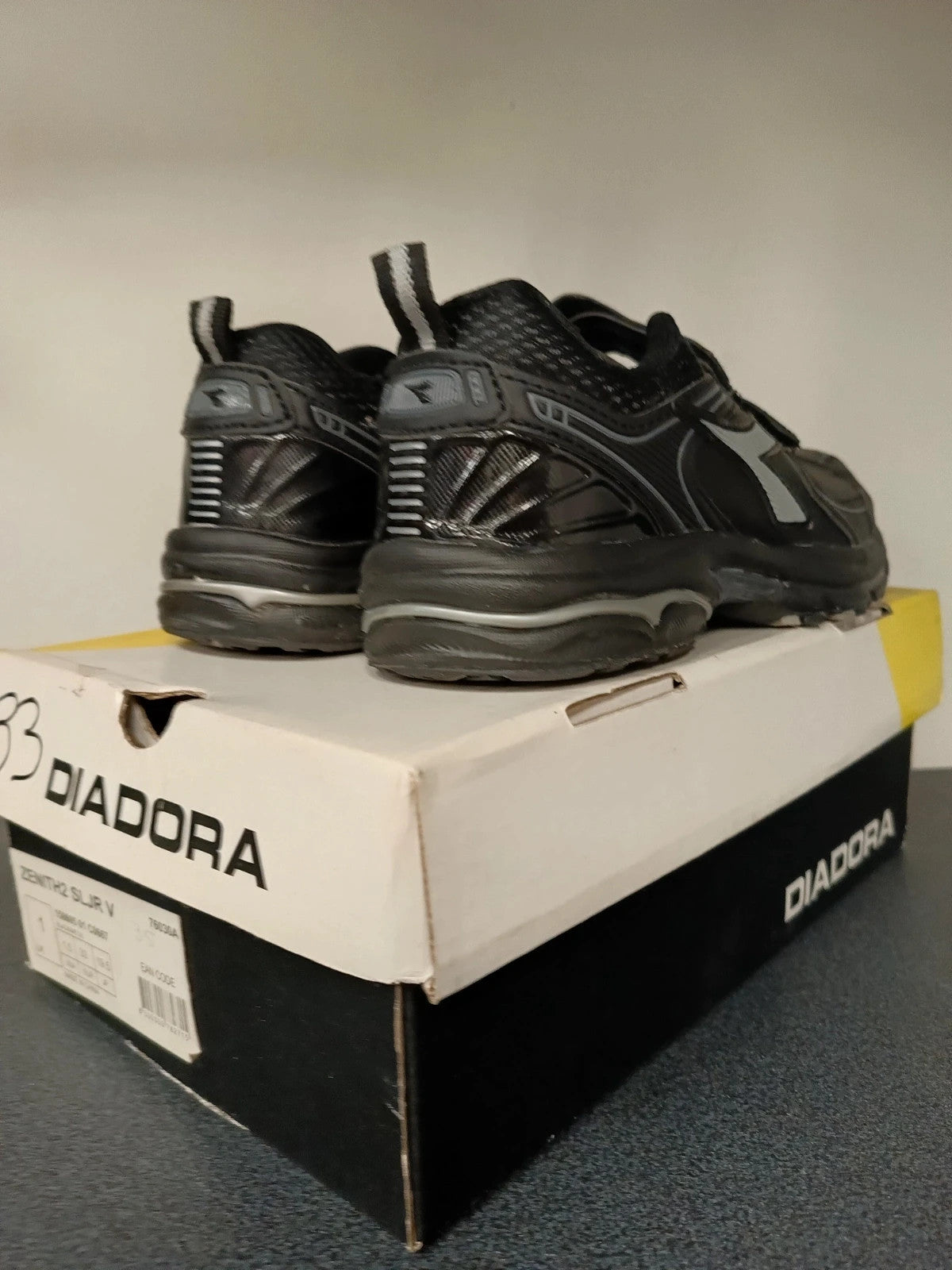 Diadora scarpe sneakers nere strappi n 33