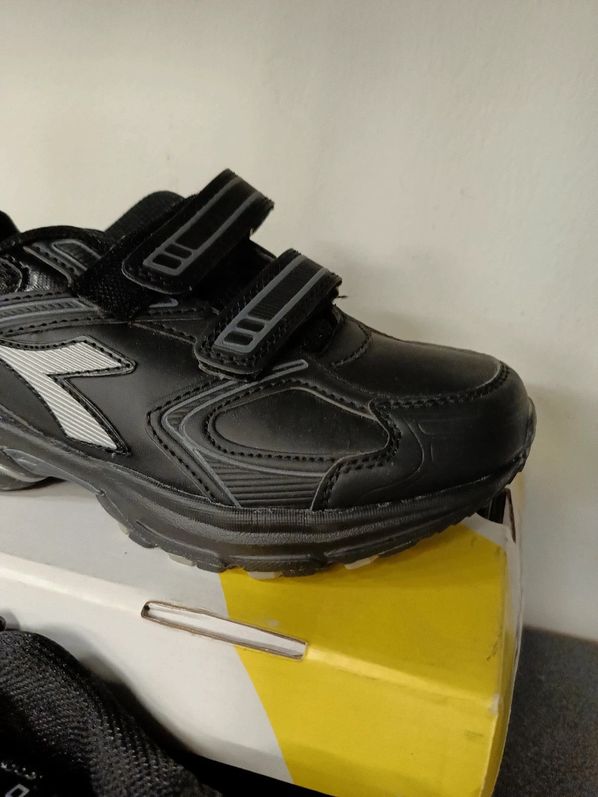 Diadora scarpe sneakers nere strappi n 33